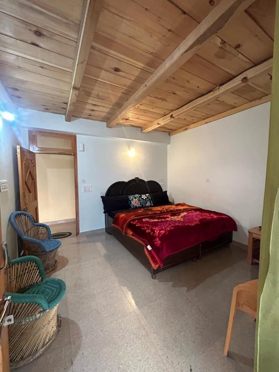 New Brahma Cafe Guest House Kalgha Kültér fotó
