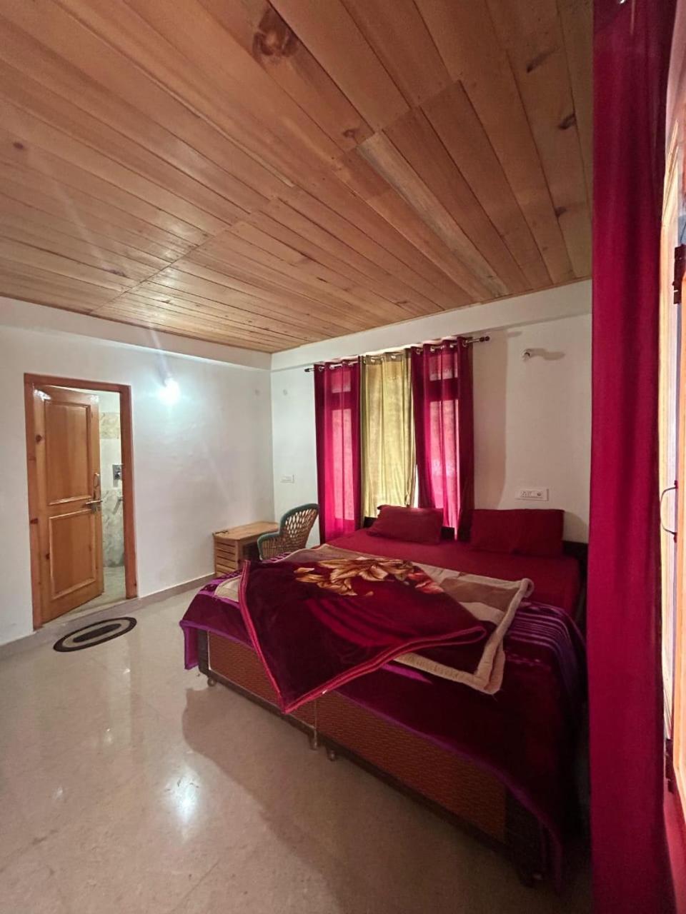 New Brahma Cafe Guest House Kalgha Kültér fotó